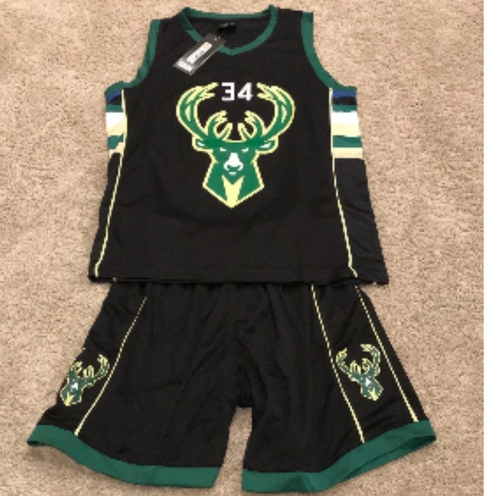 Giannis youth jersey and shorts - Milwaukee Bucks